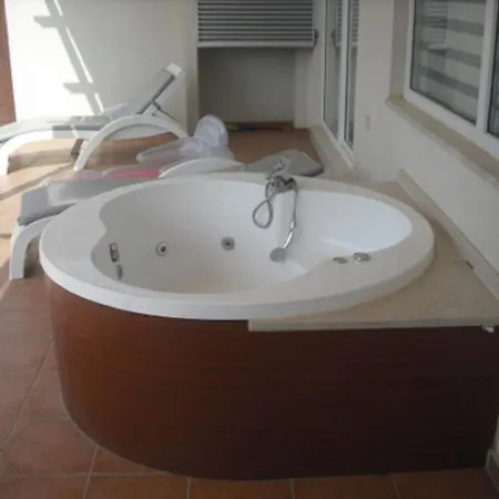 شقة Babylon Bliss Is A Unique 3 Bed 3 Bath Duplex With Its Own Private Pool *